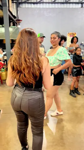 Eu chamei essa morena de shortinho preto! #forronotiktok #forro #forrodasantigas #foryou #fory 