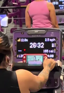My husband caught me doing srs bizness at the gym 💪🏽🤣 #dokidokiliteratureclub #gym #videogames #weeb 