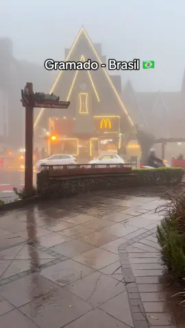 📍Gramado- Brazil  Solicite seu orçamento de hospedagem na pousada  Villa Cantaloa pelo WhatsApp 54-996447242. Quer que eu faça teu roteiro personalizado, me chama no WhatsApp 54-996303310. Use o cupom de desconto Miriam no Laçador de Ofertas e na página da Brocker Turismo. Siga @miriam_gramado #natalluzdegramado #natalluz #gramado #serragaucha #pousadaemgramado      