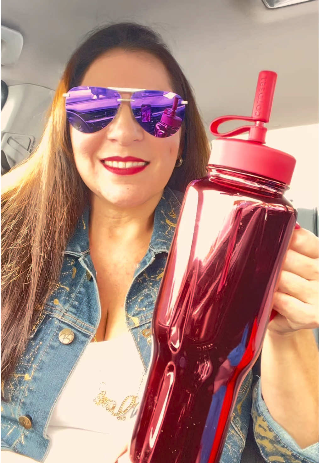 “Este vaso de acero inoxidable con aislamiento térmico mantiene el frío todo el día, es 100% a prueba de derrames y viene con pajilla, asa y 3 tapas intercambiables.” @Coldest  #VasoTermico #AguaFriaPorHoras #VariedadDeColores #VaConmigoSiempre
