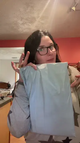 Cook like a pro, look like a boss 👨‍🍳🔥 Our Premium Chef Apron is built for men & women who take their kitchen game seriously. 🥘✨ #KitchenGoals #ChefLife #KitchenStyle #CookingInStyle #ApronLove    