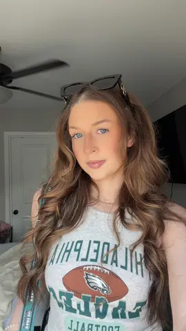 Happy game day @Philadelphia Eagles 🦅💚🤍 * * @FOCO @Wrangler @aerie  #eagles #football #philly #ootd #nfl 