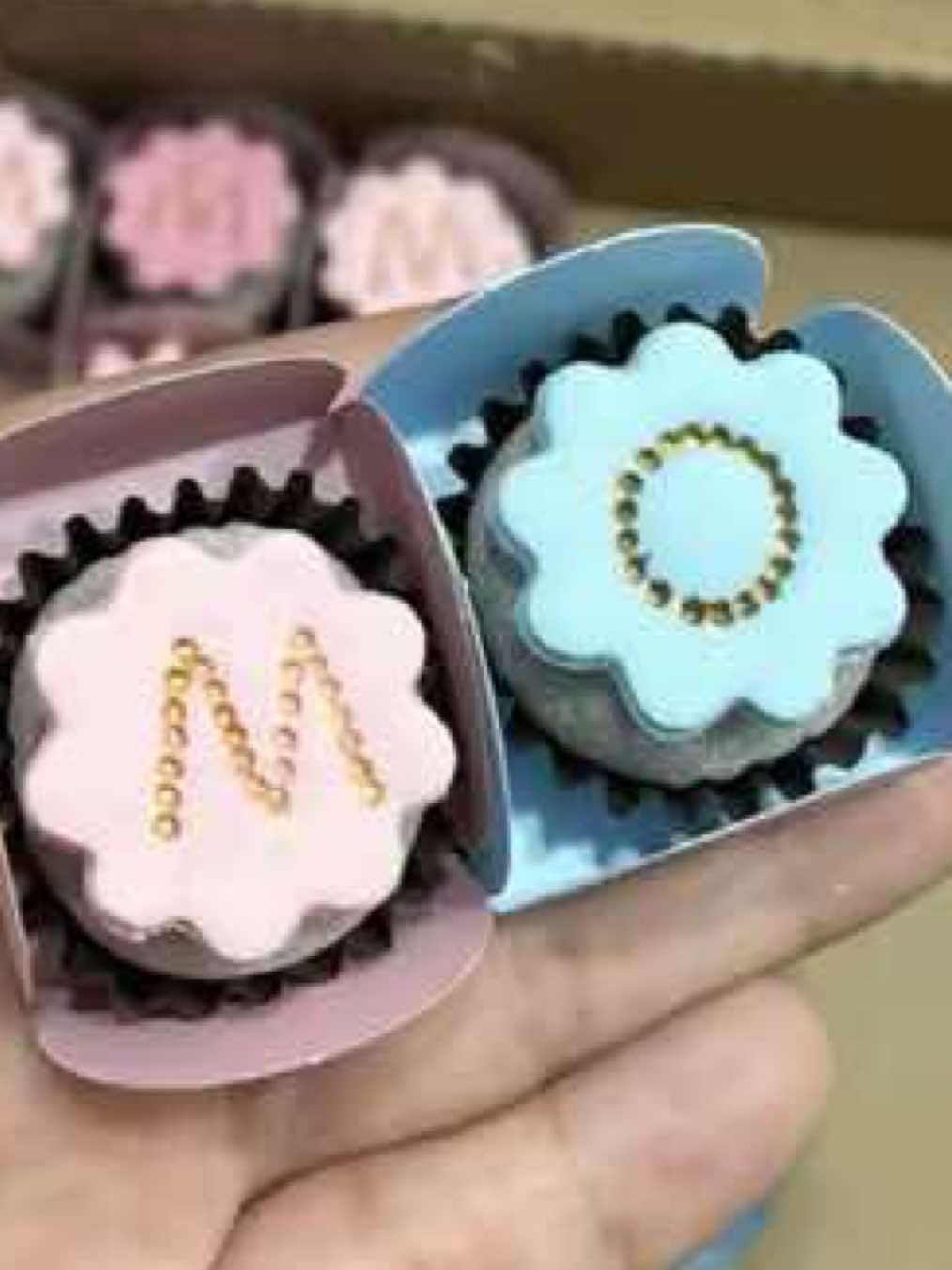 Como marcar carimbo na pasta 🤍 fofuras ! Se quiser mando o link por aqui da shoppe ! #doces #marcadores #carimbos #brigadeiro 