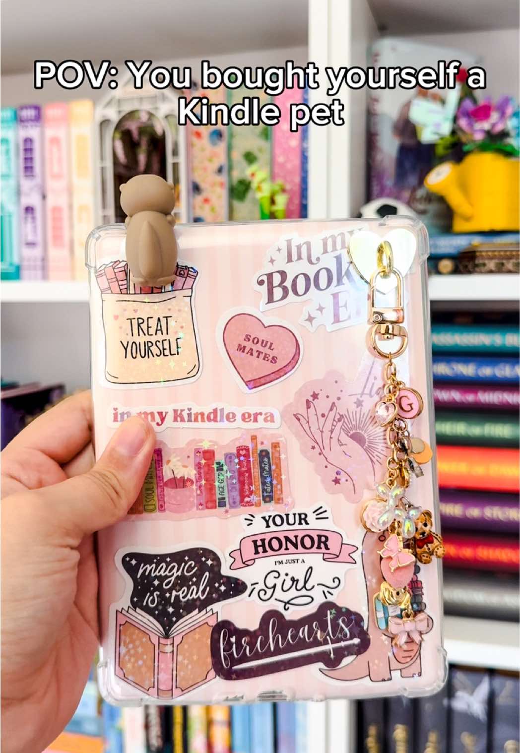 Now accepting name suggestions. I’m obsessed with this little guy🥹 #kindle #peekies #kindledecorating #bookishlife #kindlecharms @peekies.us 