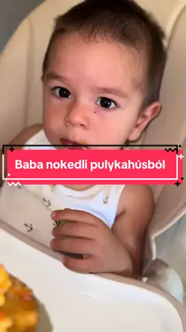 Pulykahúsból nokedli🤤 Ha nem eszik a gyermeked húsit, ez egy tökéletes alternatíva. Nem, nem vegetáriánus, mert a csirkemmelsonkát és a szalonnát eszi, ugyhogy kutya kötelességem anyaként, mindenféle variácíóban felkínálni, és számára a legfinomabb formában adni a húst. Működik csirkemellel is. Disznó hússal még nem próbáltam, de gyanítom a siker hasonló. 3x evett belőle, ugyhogy igen, ehető!!!!!😁  #fyp #momtok #mutimiteszel #babyfood #babytiktoker 