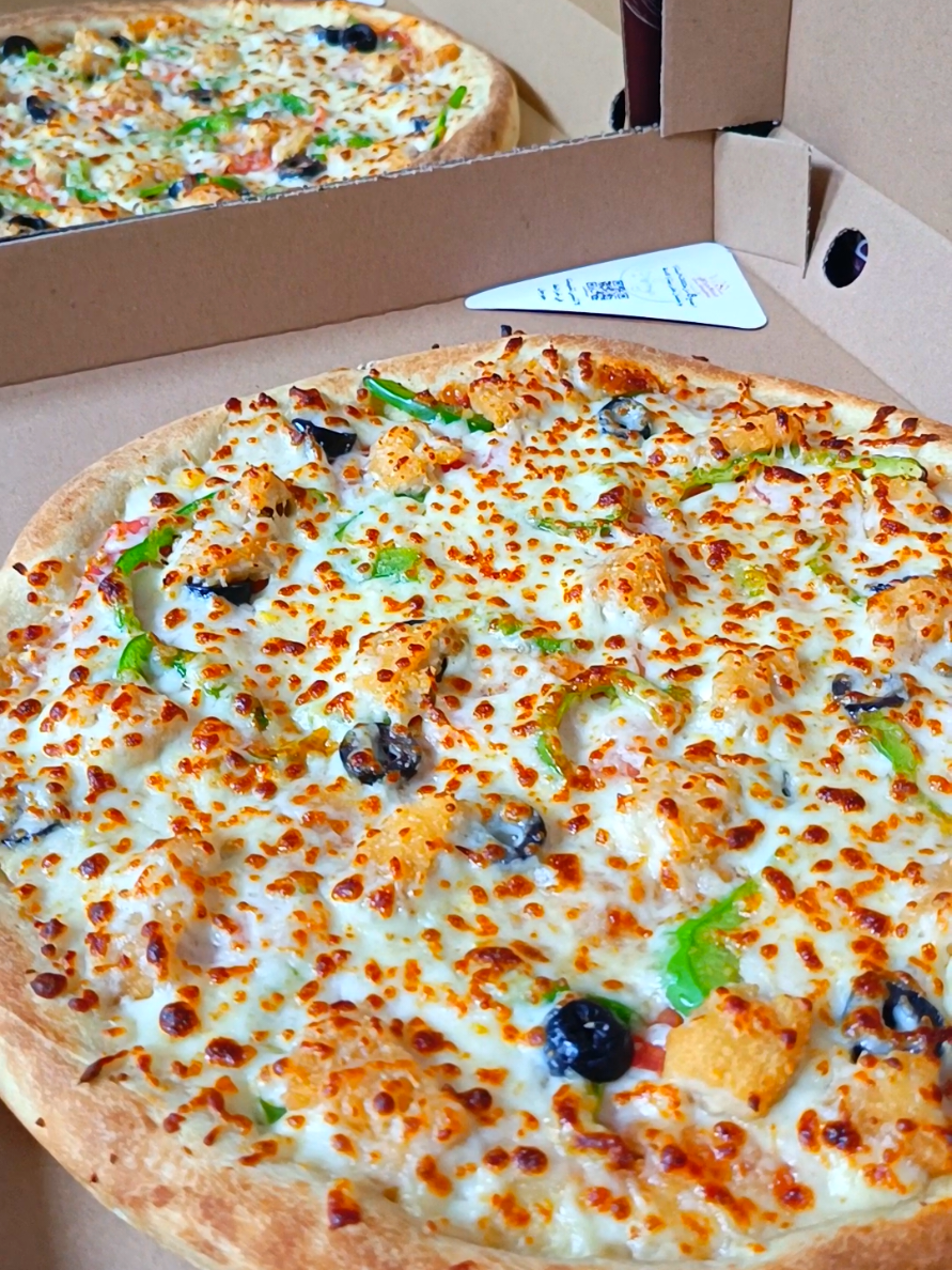 Pizza chicken burger 🥘🍜😋🔥#QIMA ALMADHAQ#pizza #saudiarabia🇸🇦 