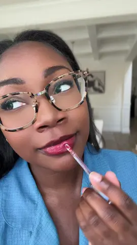 Too busy applying my lip gloss 💋 @YSSA Beauty #judydoll #makeup #lipstick #tiktokshopdealsforyou