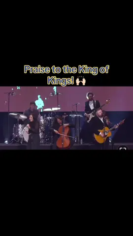 The thousands in attendance and online worshiping God is so beautiful! Thank you Lord!! I pray that this will reach the hearts, and save souls!  