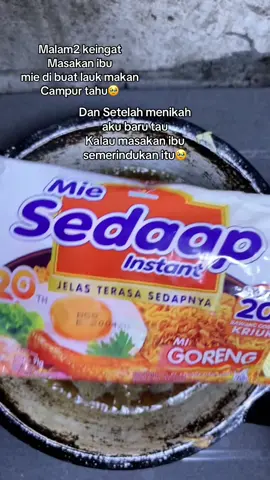 Setelah menikah ternyata aku baru tau bahwa masakan ibu semerindukan itu🥹  bukan tentang lauknya melainkan tentang kebersamaan dan Momenya🥹🤲🏻 #rinduibu #ibu #dailylife #fyppppppppppppppppppppppp 