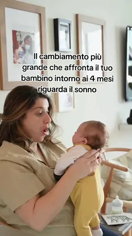 🌙 Il grande cambiamento del sonno tra i 3 e i 4 mesi Tra i 3 e i 4 mesi succede qualcosa di fondamentale: il bambino inizia a produrre melatonina, l’ormone che regola il ritmo sonno-veglia. 👉 Questo è un vero spartiacque: ✨ Il sonno smette di essere “casuale” come nei primi mesi e comincia a legarsi al ciclo luce-buio. ✨ Le notti si allungano gradualmente, ma compaiono anche più micro-risvegli perché il sonno si fa più leggero. ✨ I pisolini diurni diventano più brevi e meno prevedibili, e non sempre i genitori sanno come regolarsi. ✨ Il bambino è più attento all’ambiente e alla presenza della mamma, e questo influisce sul momento dell’addormentamento. 💡 Per i genitori può sembrare che il sonno “vada indietro” o “peggiori”, ma in realtà è un passaggio di crescita fisiologico: significa che il corpo del bambino sta imparando a costruire un ritmo più maturo. Il punto è che… questo cambiamento va accompagnato, altrimenti la fatica prende il sopravvento: più risvegli, più difficoltà nell’addormentamento, più stress per tutta la famiglia. 👩‍🍼 Per imparare come gestire al meglio questa fase e conoscere davvero la fisiologia del sonno dei bambini, ti aspetto al Salotto del Dolcesonno, lo spazio online pensato per i genitori di bimbi sotto i 6 mesi. 📅 Prossimi incontri: Lunedì 22 settembre h 12 – A dormire si impara crescendo: i cambiamenti fisiologici del sonno dopo i 4 mesi. Lunedì 29 settembre h 12 – Fame e sete: bisogni fisiologici del neonato legati al sonno (0-3 mesi). Lunedì 6 ottobre h 12 – Piccoli trucchetti: come aumentare l’autonomia del sonno dopo i 4 mesi. 📩 Info e iscrizioni: metododolcesonno@gmail.com #sonnobambini #sonnoneonati #consulentesonno #consulenzadelsonno #bambinichenondormono 