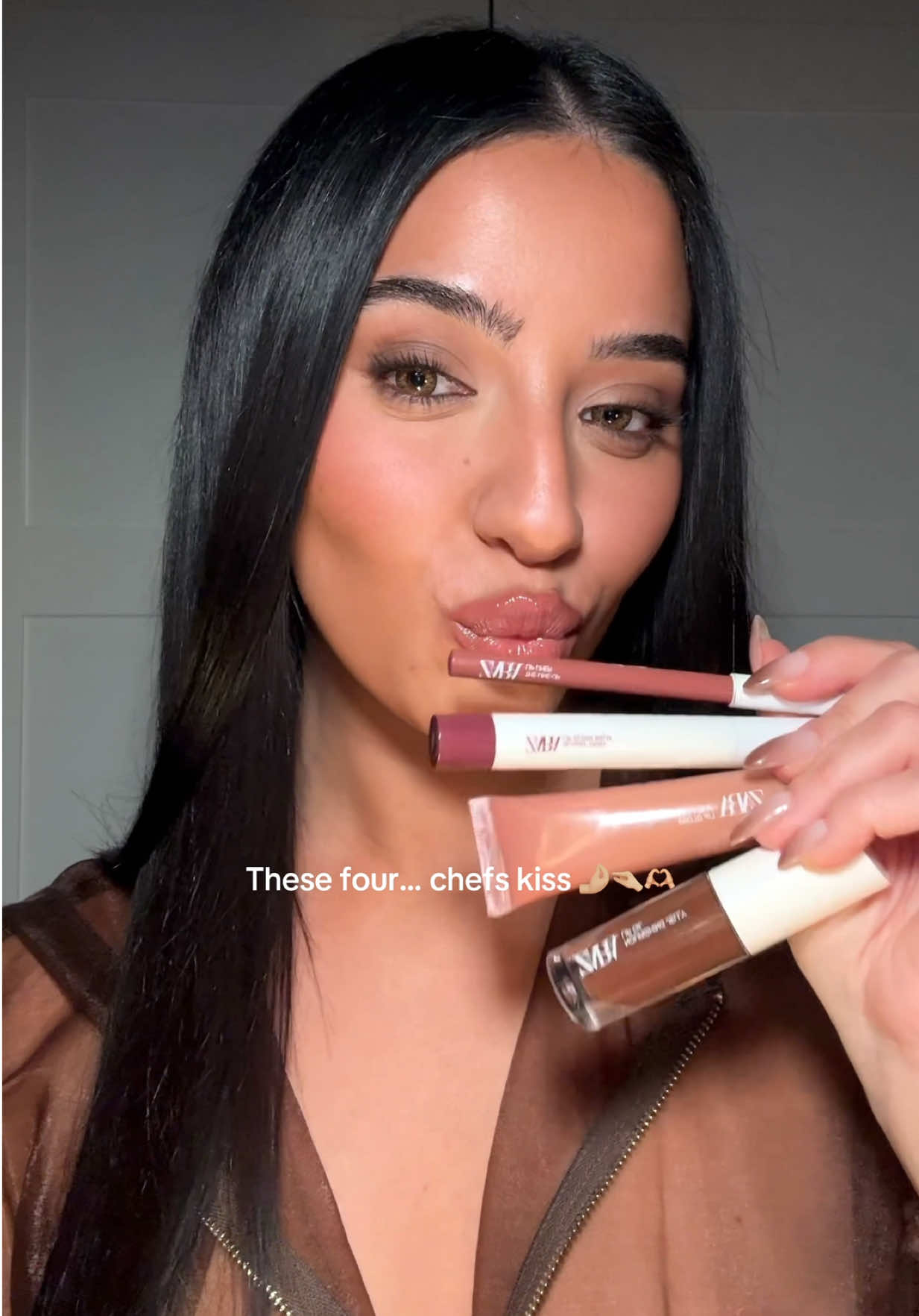 Idk since when Zara has been leveling up their makeup game but these lippies especially lip oil, lip liner, lipgloss and glossy balms are fire ❤️‍🔥🫀🫶🏼 (Lip liner is one of the best liners I’ve ever used) #zaramakeup #lipstick #lipgloss 