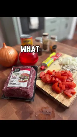 💥 Hot take: I make chili with venison and cook it in milk to cut the gamey taste. Also… I don’t rinse my beans before adding them. What do you think—smart hacks or chili crimes? 🌶️🐾 #chili #gamedayfood #foodhacks 