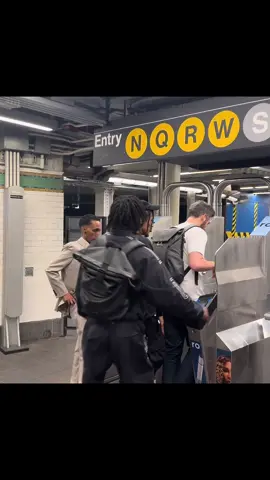 We payed our fare 🙌 #subway 