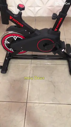 Comprou sua bicicleta ergométrica? 🚴‍♀️ O primeiro passo você já deu: investir em você! Agora é foco, constância e dedicação. 💪✨ Cada pedalada é uma vitória rumo à sua melhor versão. 🏆🔥 ✨  Marque aqui quem também precisa desse incentivo pra começar hoje! #bicicletaergométrica #treinoemcasa #foconoresultado🎯 #saúdeéprioridade #spinning    