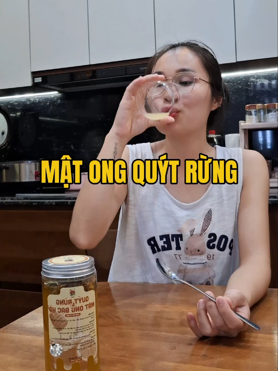 Còn nốt đợt này thôi là hết mùa quýt rừng rồi. Mọi người tranh thủ mua sớm không là hết hàng phải đợi đến tận mùa quýt sang năm thì lâu lắm #matongquytrung #siroho #olaladovungcao #thomtranreview 