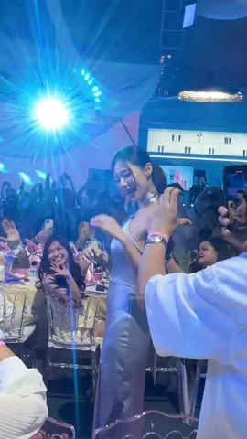 TZUYU is like an angel. 😳💙 I’m always enchanted to see her in person and she’s my concert bias wrecker. TWICE’s forever baby! 🫶 #tzuyu #ponds #pondsph #twice #fyp