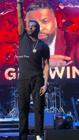 Ginuwine took us to church with “Differences” 😅🎤 #rnbvibes #ginuwine #rnbthrowbacks #live #foryou 