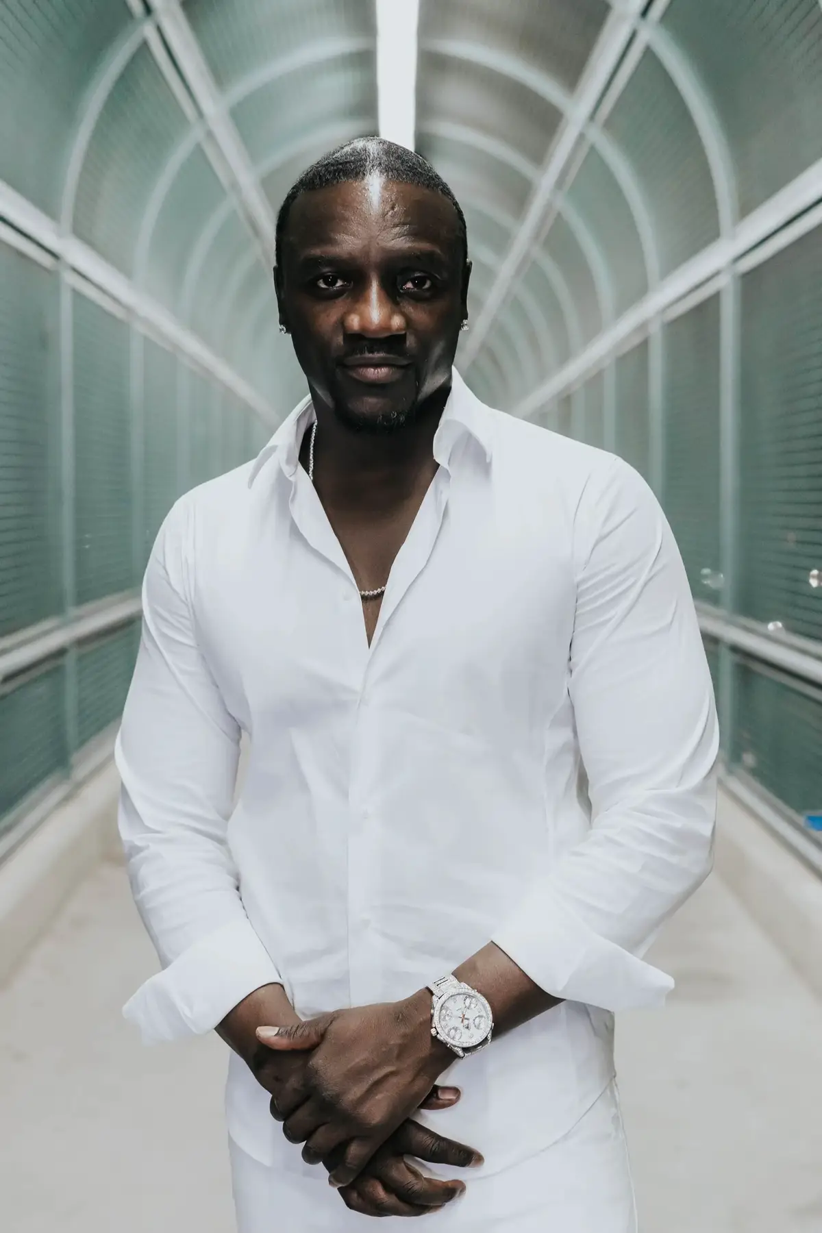 Akon’s “Blame It on Me” (2007) is one of his most introspective and emotional songs. Unlike his upbeat club hits, this track takes on a confessional tone — it’s Akon addressing criticism, controversy, and misunderstandings surrounding his life and career at the time. The song works almost like an open letter. Akon takes responsibility for mistakes he’s made, but he also highlights how he’s often blamed for things outside his control. The repeated line “Blame it on me” captures both humility and frustration — he acknowledges that people will point fingers, and instead of fighting it, he embraces the blame. Lyrically, it’s raw and vulnerable. Akon speaks about family, friends, fans, and even his own struggles with fame. He opens up about how being in the spotlight comes with judgment, and how sometimes the easiest thing for the world to do is to make him the scapegoat. Musically, the song is stripped down compared to his high-energy tracks. It relies on acoustic guitar riffs, soft beats, and Akon’s aching vocals. That simplicity makes it powerful — it feels more like a personal confession than a polished pop record. Though not a chart-topping single, “Blame It on Me” resonated with listeners who connected with its honesty. It showed another side of Akon: not just the hitmaker, but a man confronting the weight of fame, mistakes, and public perception. #akon #blameitonme #fyp 