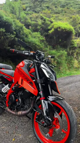 Es sólo proponerselo 🎱🔪  #duke390 #ktm #motos 