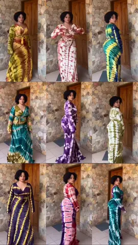 Des hauts et jupes en indigo bien moulante disponible en plusieurs couleurs à la boutique YELIAH #renaissancefashion #modeafricaine #OOTD #newbeginning @Star Girl 228🇹🇬❤️‍🔥🇲🇱 