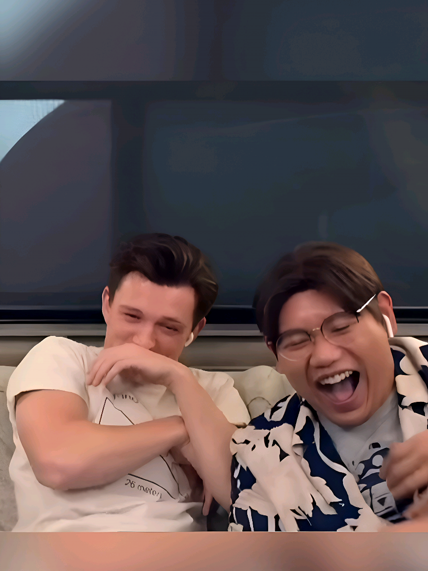Tom Holland reacts try not to laugh challenge! 😂 #tomholland #trynottolaugh #funny 