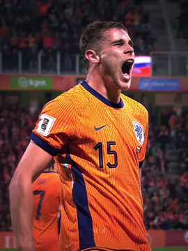 the best cb in the world, micky van de ven 😭❤️ #fyp #viral #tottenham #vandeven #aftereffectsedit 