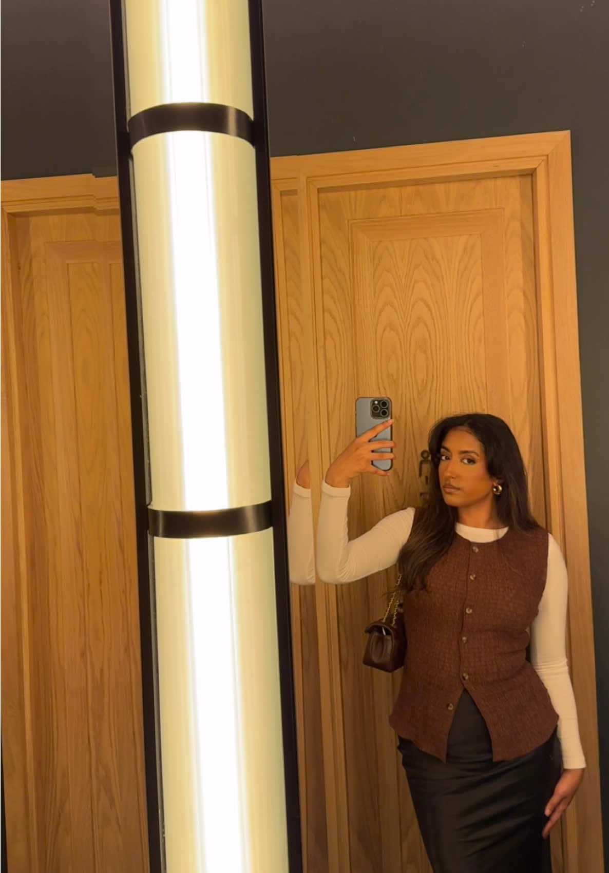 Mirror outfit check ALWAYS 🤏🏽 #autumn #brunch #outfitcheck #modestfashion 