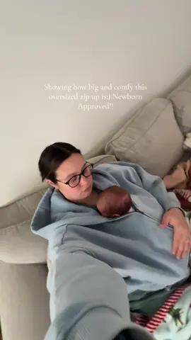 So cute and so many different colors! #oversized #oversizedhoodie #hoodie #zipup #fallfit 