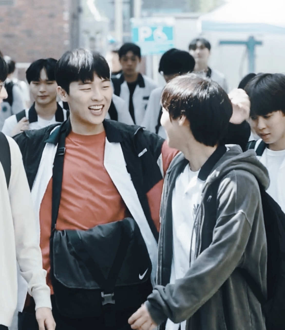 ain’t no one looking at their friend like this // #shse #ahnsuho #yeonsieun #weakheroclass1 #choihyunwook 