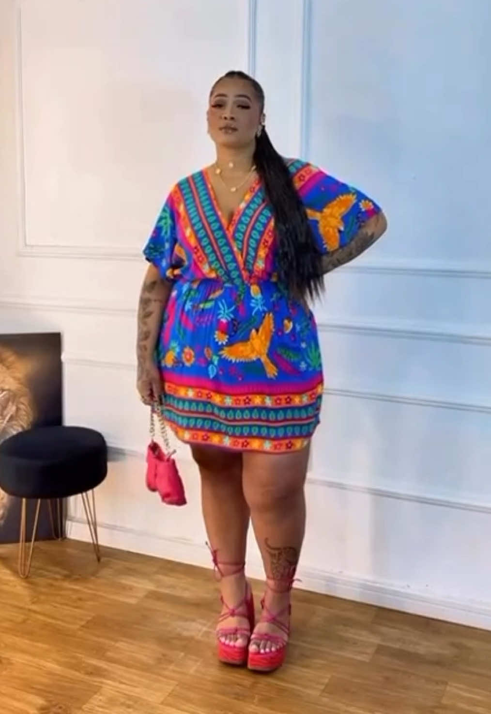 Encontrei esse macaquinho com saia 360 😍plus size na Shopee e tô apaixonada 🥰🥰 😍 vc quer este look então copie nosso link, cole no navegador: https://collshp.com/garotaplus #AchadinhosShopee #shopee #achadinhos #modaplus #plussize