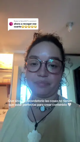 Replying to @Nena1027 jajajajajaja es la segunda persona que me dice esto. En serio, yo sé que está regado 🙄 es fin de semana, estamos lavando y toda la ropa limpia va ahí para recogerla, doblarla, etc. ¿Para qué voy a fingir mi realidad? Tampoco por eso voy a dejar de grabar. Que sirva de recordatorio las cosas no tienen que estar perfectas para crear contenido 🤍