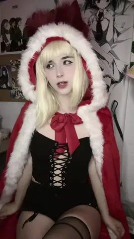 Red hood cosplay wip that i hate d (i only took this vídeo #blacksouls #redhood #cosplaygirl #blacksouls2 #redhoodcosplay 