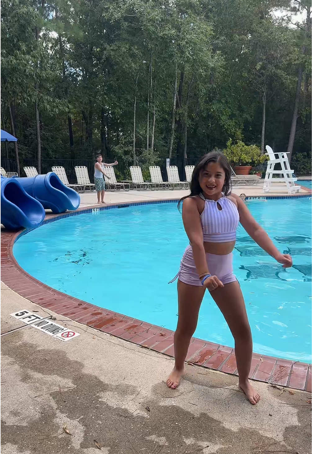 Pool vibes 🌊 ☀️ #happysunday #f #duo #pool #treding 