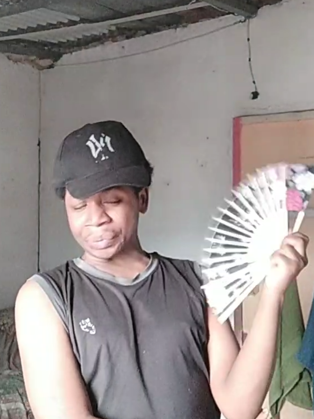 JAJAAJAA si fui #humor #comedia  #yoburlandome #amigachiquita #enana 