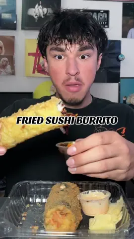 fried sushi burrito 🍣 🌯 this was amazing! i’ve never had sushi like this before. how to order: ask for a deep fried sushi roll of your choice but ask them not to cut it!  #sushi #mukbang #burrito #Foodie #foodtiktok 
