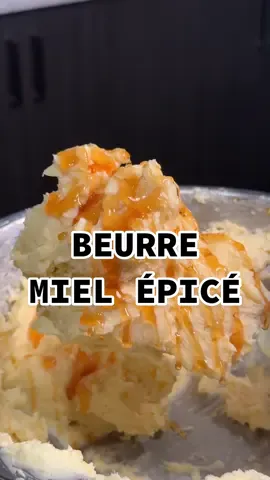 Beurre fouetté au miel épicé @Hotey 🧈🍯🌶️ #hothoney #sourdough #pain #viral #natetodd 