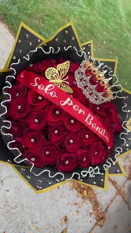 No son amarillas pero nunca olvidará este detalle 🥰#rosas #floresamarillas #viral #tik #tok 