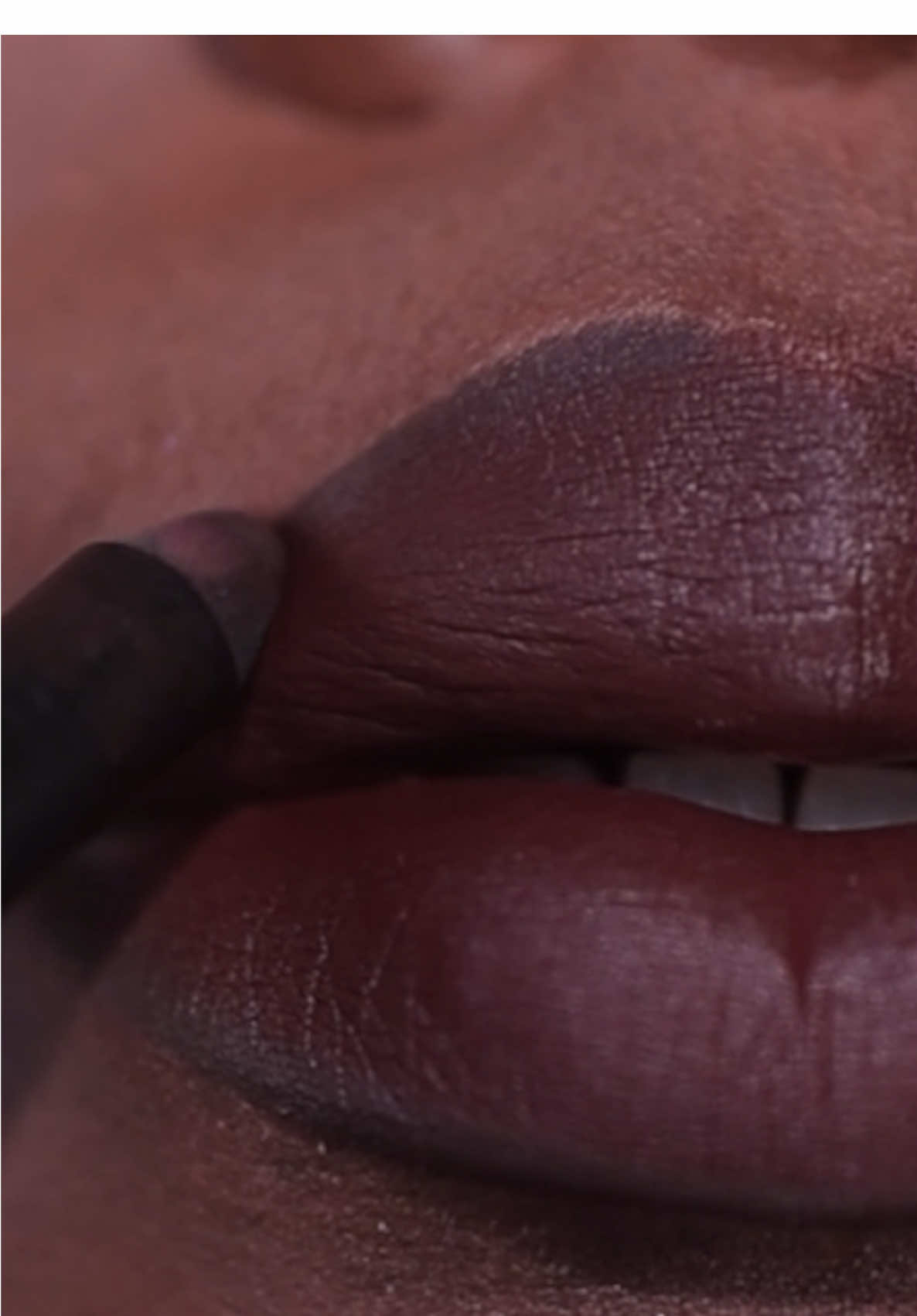 love a chocolate lip for fall 💋 Wearing the @thelipbar lip liner in straight facts, liquid lip in low key and @maccosmetics clear lip glass  #cocoaswatches #darkskinmakeup #lipcombo #blackgirlmakeup 