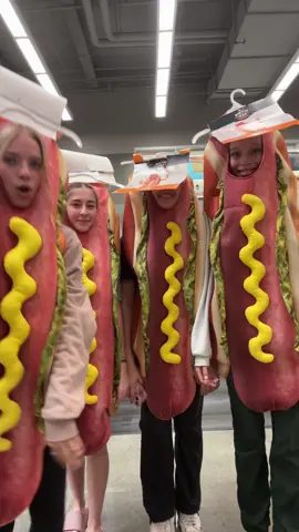 BOW 🌭😛😛 @Sami 🦈 @keahrose #trending #dance #trend #target 