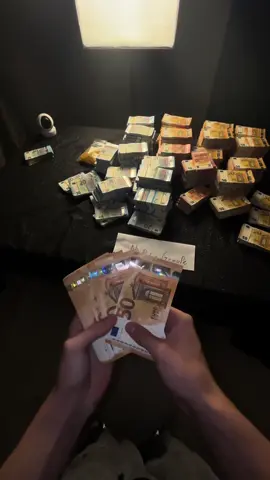 Arrêtez de dormir 😴  #eriche #ophone17 #2025 #voiture 