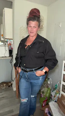 Cropped, cozy, and ready for fall 🍂 this jacket is giving all the seasonal vibes ✨#FallFits #CozySeason #OOTDFall #CroppedJacket #LayeringSeason     