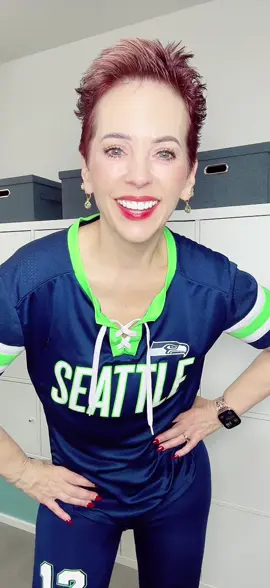 Go @Seattle Seahawks 🏈 #nfl #fantasyfootball #rubylynne #hotmom #comedian 