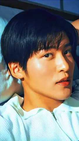 自作AI💎添い寝めめ✨ 前回の添い寝ひーくんが大好評だったので、めめの添い寝も作ってみました☺️横向きに寝ながら観てみてね💞 #目黒蓮 #めめ #SnowMan #いいねください #いいねお願いします 