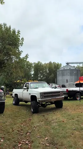 Flexed out #LanguageLearning #squarebody #chevy #k10 #4x4