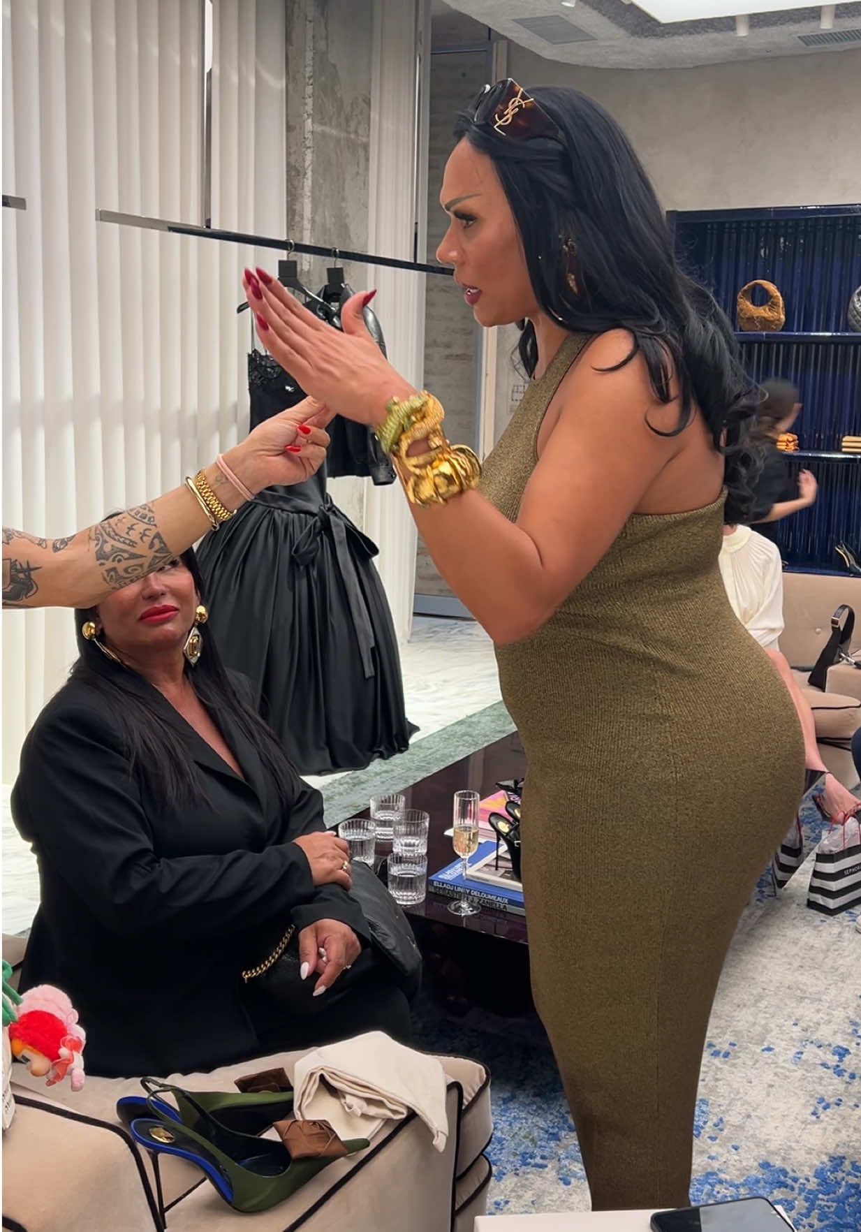 As travesti quebrando tudo em Milão 🤣🫶🏼