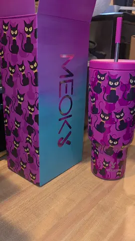 #meoky #meokytumbler #blackcat #halloween #tumblerobsession 