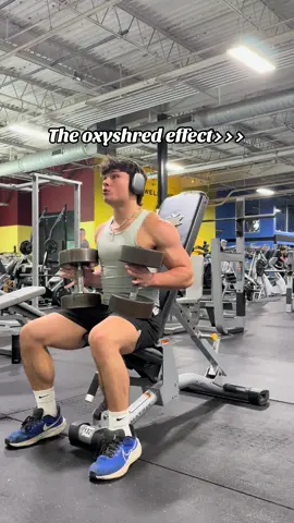 My favorite pre workout before my cardio sessions😮‍💨 #oxyshred #preworkout #ehplabs 