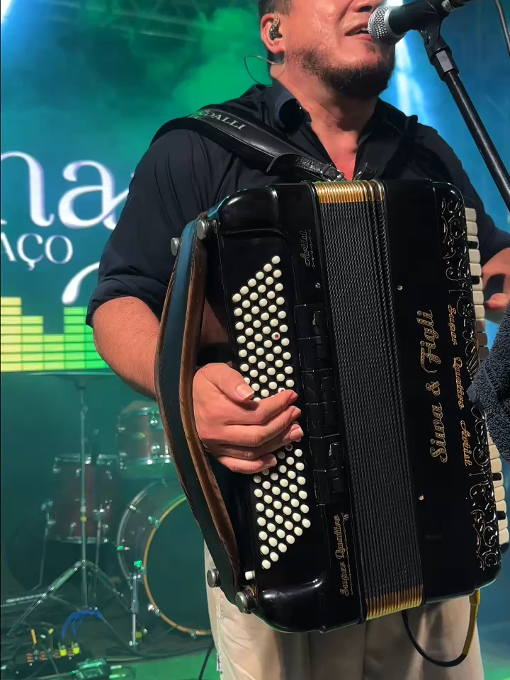 vanera grossa #aovivo #baile #tiktok #brasil🇧🇷 #music