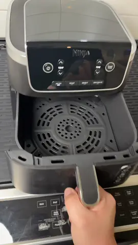 This 4 in 1 air fryer is awesome #airfryer #kitchenappliances #tiktokshopcreatorpicks #tiktokshoprestock #elevatedhome 