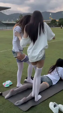 跑完八百公里 必须拉伸#运动穿搭